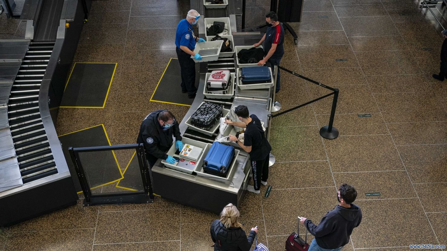 airport-thanksgiving