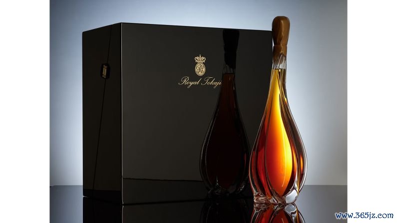 Limited edition: Only 20 bottles of this unique 1.5 liter decanter of Royal Tokaji Essencia 2008 exist, and 11 have already been sold.